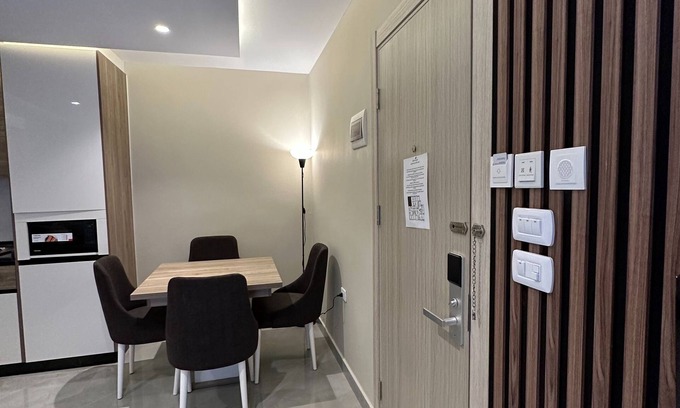 Al Swaifyeh Apartment | Charming Amman Apartment with Garden and Balcon