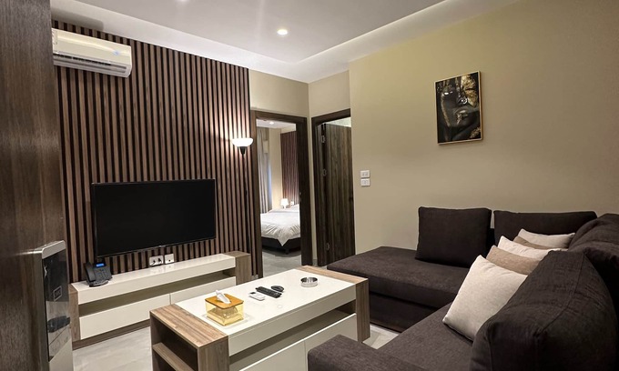 Al Swaifyeh Apartment | Charming Amman Apartment with Modern furnis