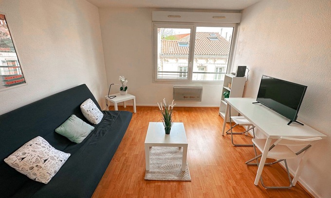 Talence Apartment | Charming and bright studio 10min from Bordeaux