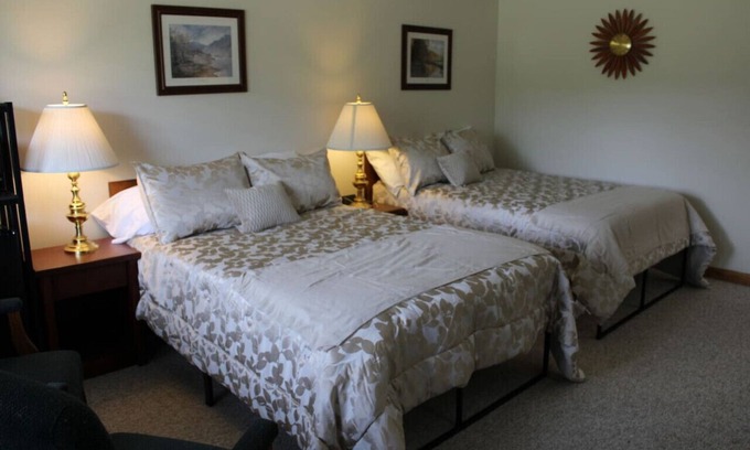 North Woodstock House | Charming and Cozy Getaway