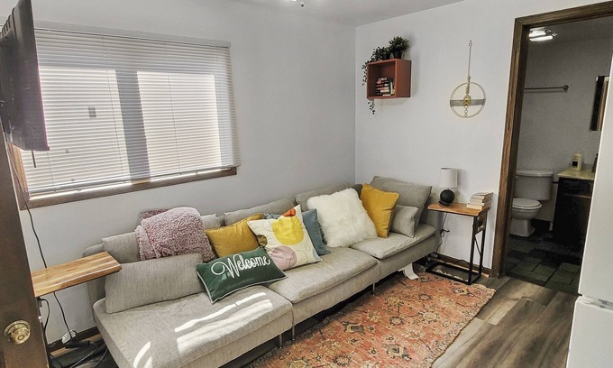 Center Avenue Historic District Apartment | Charming and Cozy Retreat