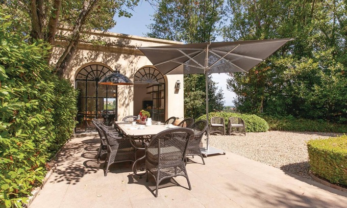 Lari House | Charming and exclusive vacation home in the center of Lari.