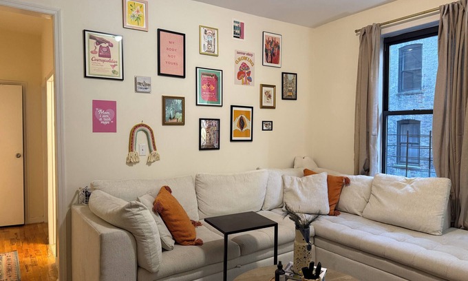 Hamilton Heights Apartment | Charming and Spacious 1-bed Apartment in Manhattan with Elevator and King Sofa