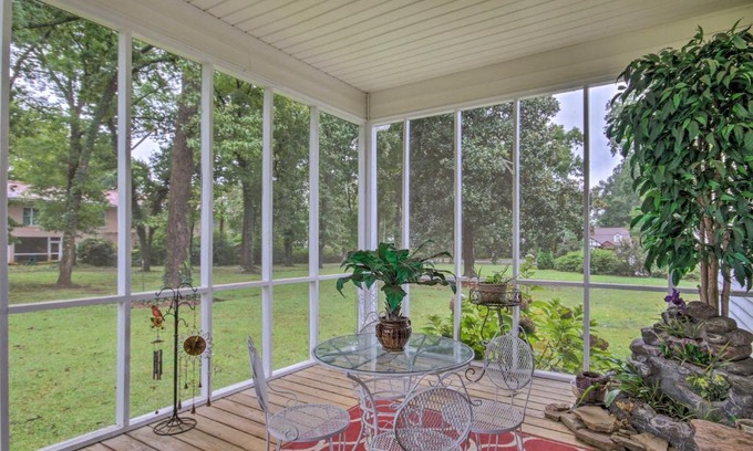 Anderson Villa | Charming Anderson Villa with Screened Porch!