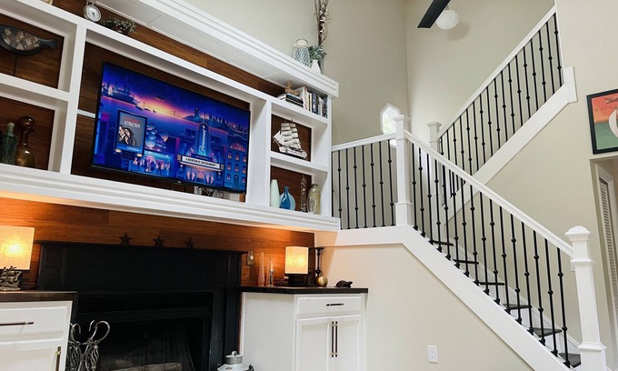 Arundel on the Bay House | Charming Annapolis Beach Cottage by the Bay with Hot Tub, Gourmet Kitchen & Pier