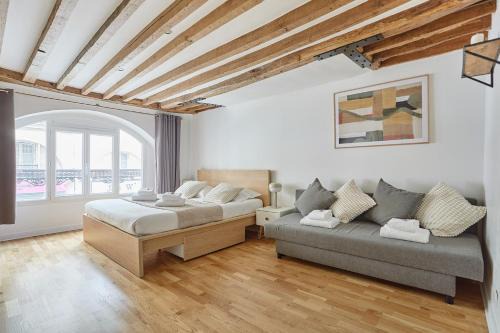 Bonne-Nouvelle Apartment | Charming Apartment Center of Paris By Studio Prestige