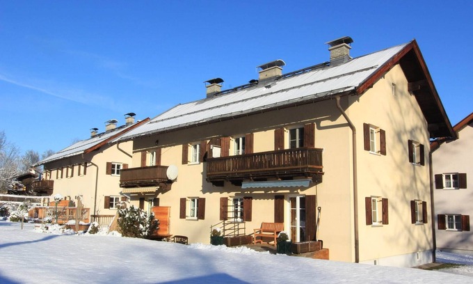 Kitzbuehel Apartment | Charming Apartment in Kitzbuhel with Balcony