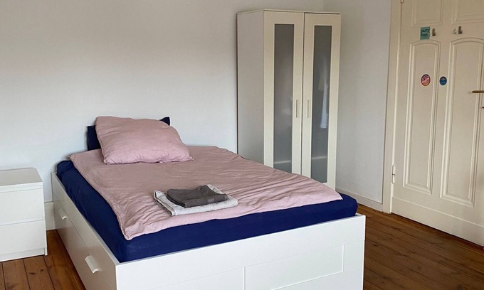 Tempelhof Condo | Charming apartment in Alt-Tempelhof