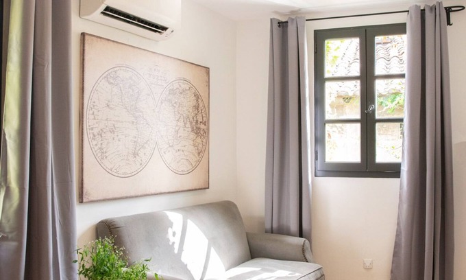 Arles City Centre Apartment | Charming apartment in historic building