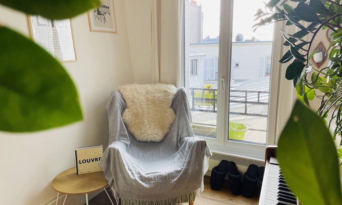 Montmartre Apartment | Charming apartment in the heart of Montmartre. On the street of Amélie Poulain