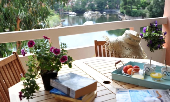 Lecci Apartment | Charming apartment "Les pieds dans l'eau" N°7, 70 m from the beach.