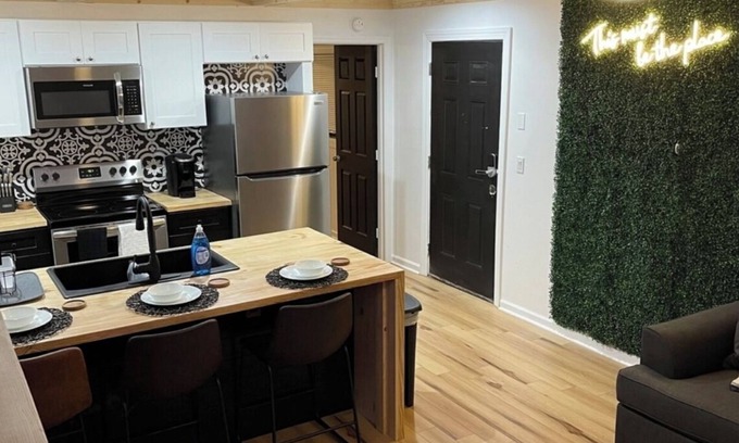 Brunswick Apartment | Charming Apartment located in Historic Brunswick; Family and Pet Friendly!