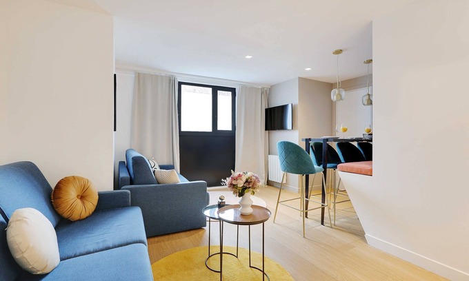 Quartier Saint-Ambroise Apartment | Charming apartment near Marais