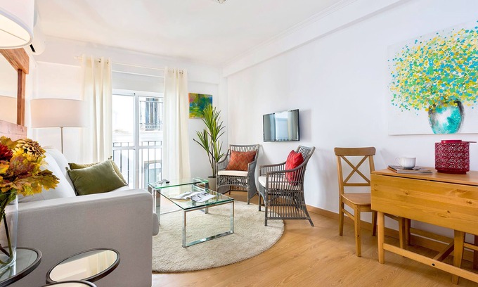 Santa Cruz Apartment | Charming Apartment Next to the Cathedral. Placentines