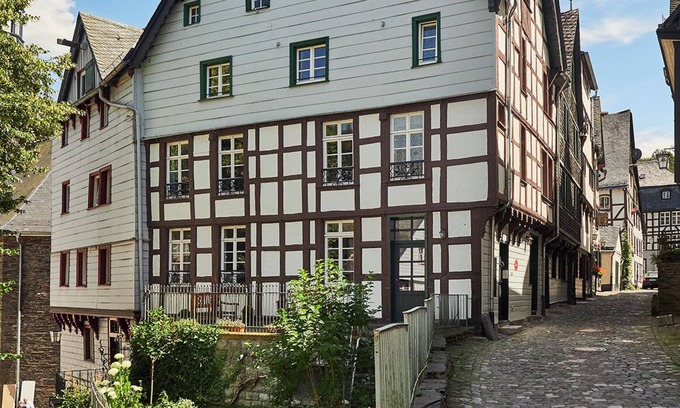 Monschau Apartment | Charming apartment of the Senfmüller family in the heart of the old town of Monschau