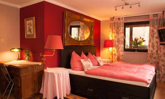 Altmuenster Apartment | Charming Apartment with Mountain View