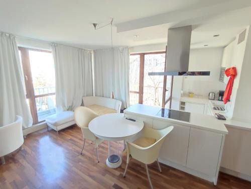 Mitte Apartment | Charming Apartment with a Tranquil Balcony Garden View