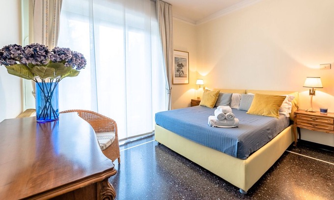 Albaro Apartment | Charming apartment with balconies, private car parking, seaside area