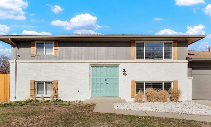 Highlands House | Charming Arvada Getaway, Amazing Yard, and Hot Tub