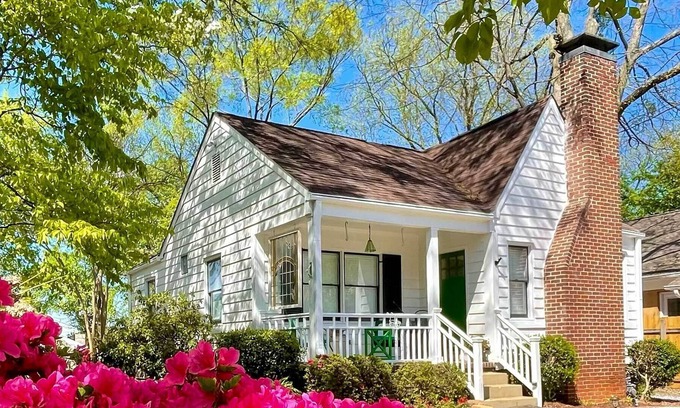 Westside House | Charming Atlanta Retreat w/ Grill & Fire Pit!