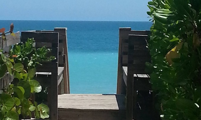 Summerplace Cottage | Charming Beach Cottage, 100 Steps to the Beach. Pet friendly. King Bed.