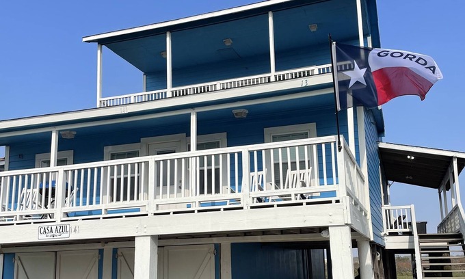 Matagorda House | Charming Beach House with Beach and River Views