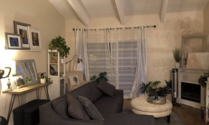 Westside Condo | Charming Beach Loft in the hills