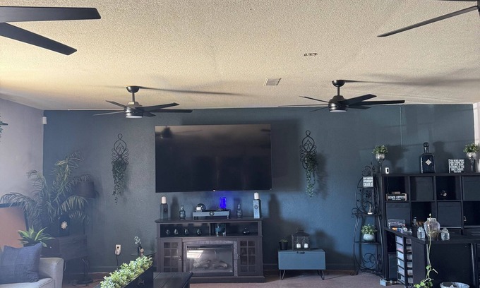Apple Valley House | Charming bedroom with WiFi, AC in serene Apple Valley