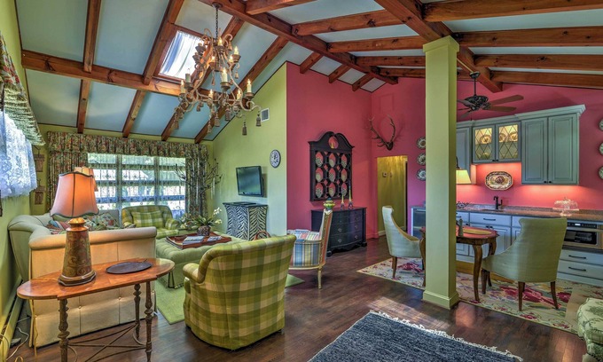 Little Switzerland Cottage | Charming Blue Ridge Cottage w/Stunning Views!