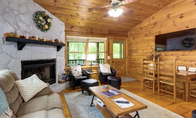 Blue Ridge House | Charming Blue Ridge Cabin with Game Room and Hot Tub!