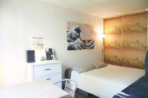 Quartier de la Chapelle Apartment | Charming Bright Apartment Near Montmartre