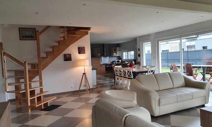 Locquirec House | Charming, bright, spacious house (sleeps 12) 2 mns from the beach