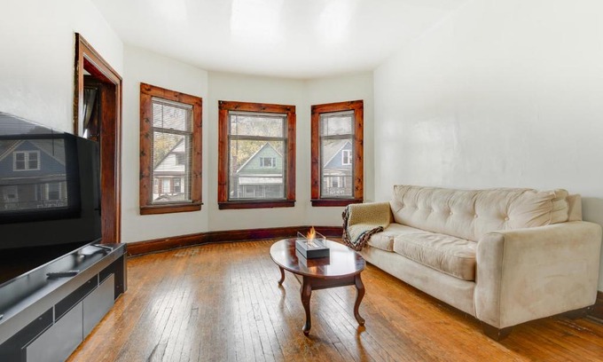 Front Park Apartment | Charming Buffalo Apartment 2 Mi to Downtown