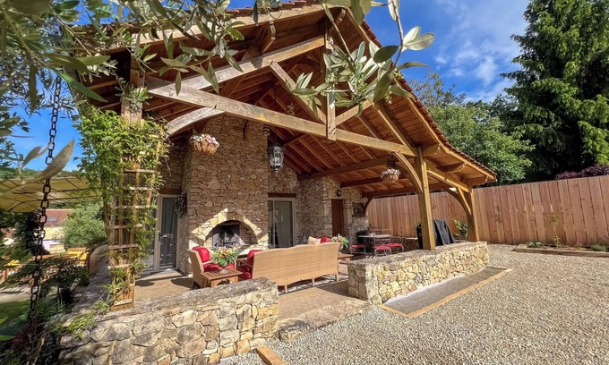 Siorac-en-Perigord House | Charming Bungalow with stunning views of the Dordogne River in the Perigord Noir