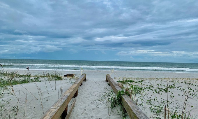 Jacksonville Beach House | Charming Bungalow Steps away from Beach Access Free WiFi