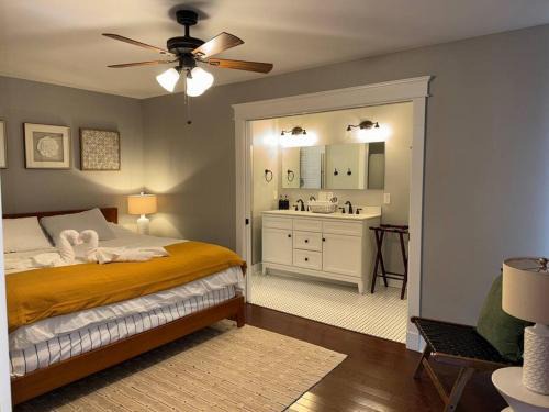 Tampa House | Charming Bungalow in Tampa