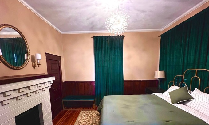 Jonesville House | Charming Bungalow in the heart of Elkin!