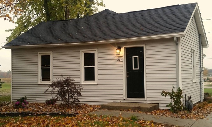 Fennville House | Charming Bungalow On Top Of The Hill ~ Close To Lake Michigan Beaches!