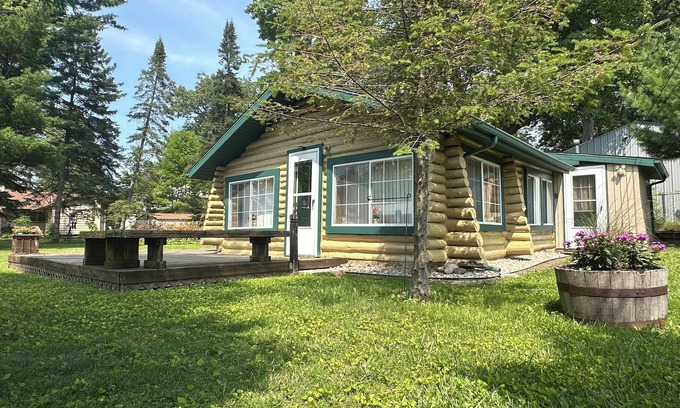 Prudenville Cabin | Charming cabin near Houghton Lake in peaceful Prudenville with AC!