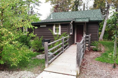 Grayling House | Charming Cabin Rental Nestled in the Peaceful Woods of Huron National Forest, Michigan