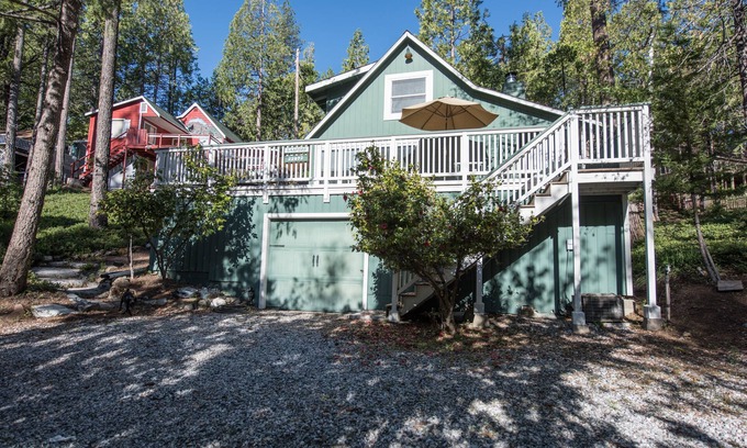 Twain Harte Cabin | Charming Cabin with Lake Membership Walkable to Town