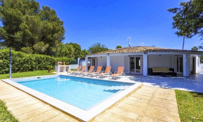 Crestatx Apartment | Charming Casa Encinar in Tranquil Residential Area