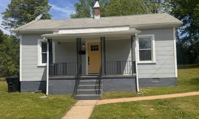Danville House | Charming Central Home-3bd/1bath