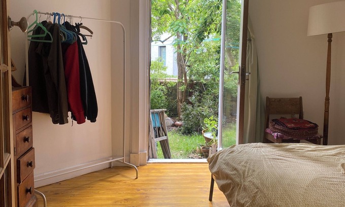 Newington Apartment | Charming Centrally located garden flat on edge of Holyrood Park