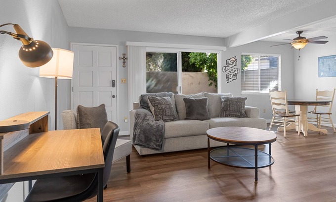 Bakersfield Condo | Charming & centrally located in Downtown!