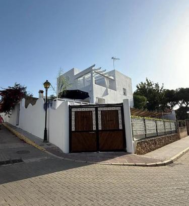 Punta Umbria Ski Chalet | Charming Chalet in Punta Umbría with Private Pool
