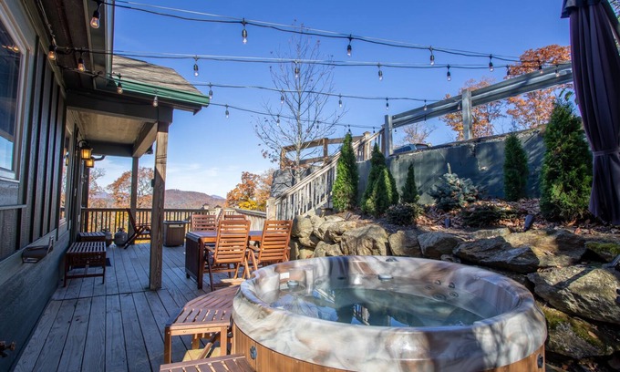 Boone Ski Chalet | Charming Chalet with Sweeping Views