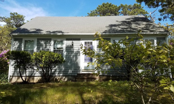 West Chatham House | Charming Chatham Beach House; Walk to Hardings Beach