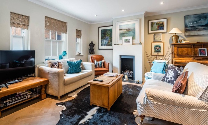Askew House | Charming Chiswick Home