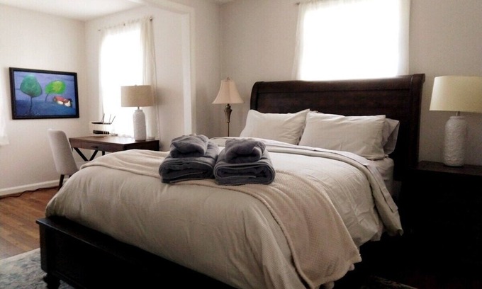 Durham House | Charming Classic Cottage 2Br